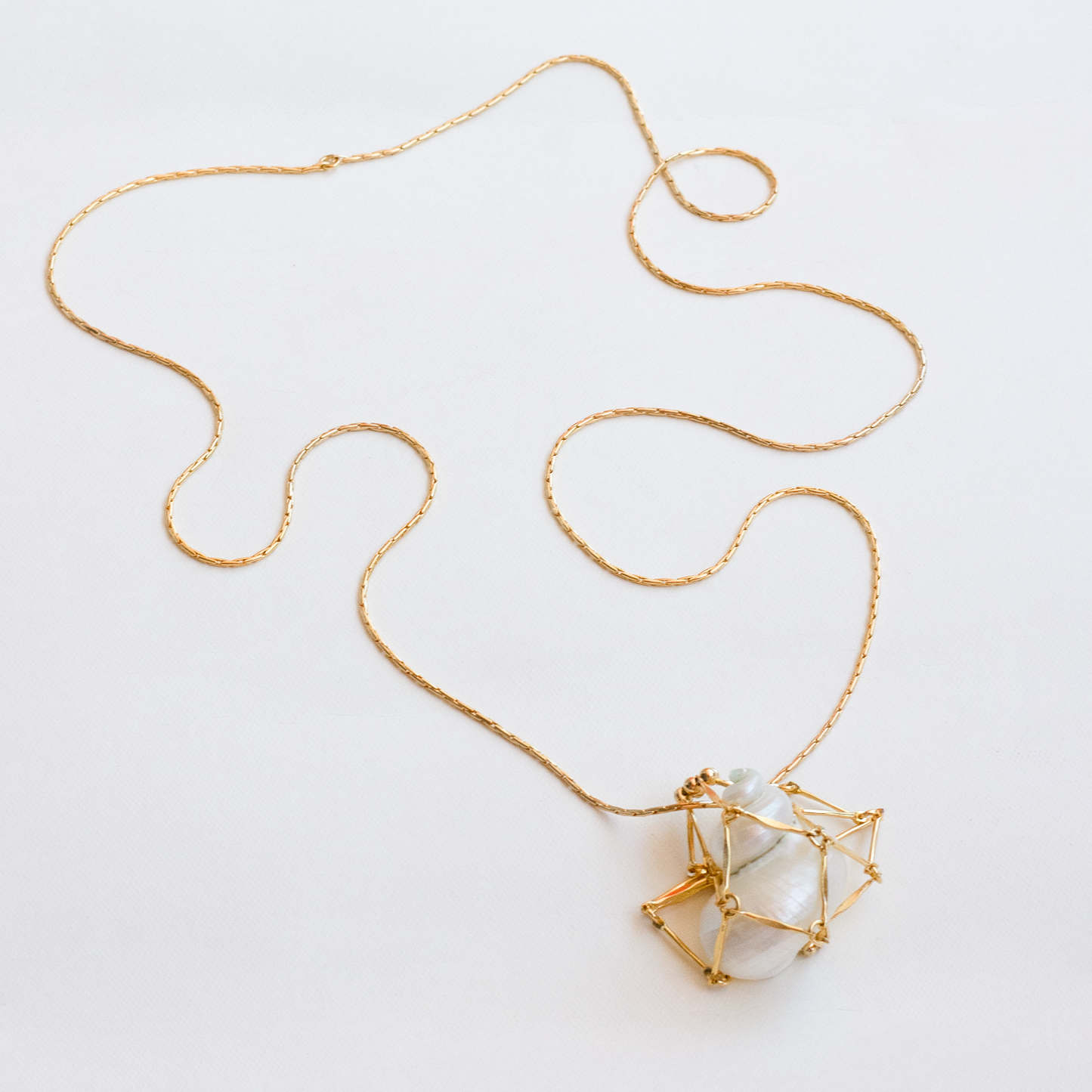 Collar Spiral Crest