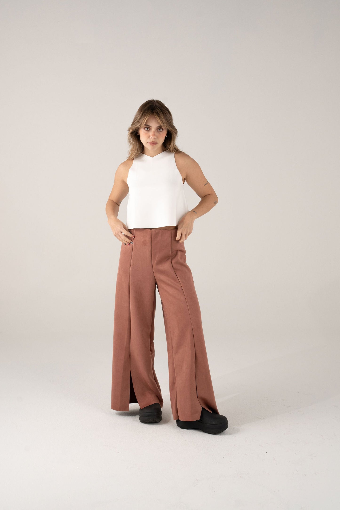 Pantalon Esencial Canela