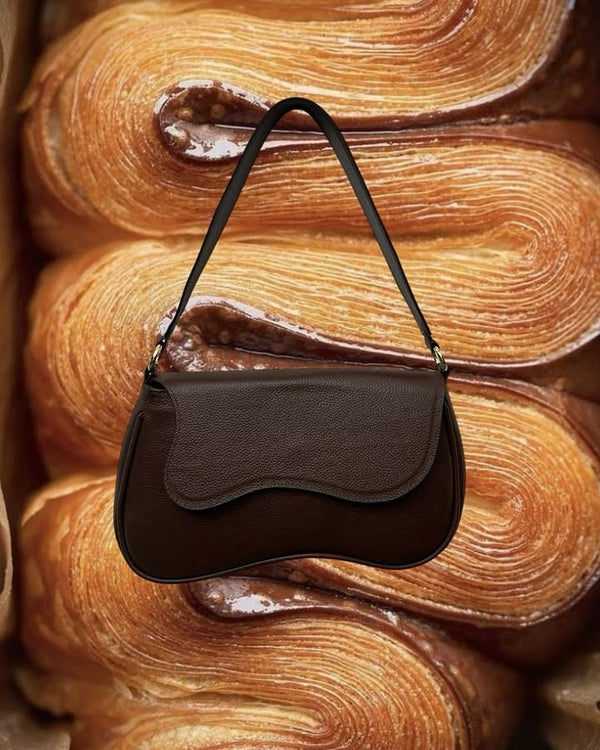 Cartera Azrael Color Marron Cuero Liso